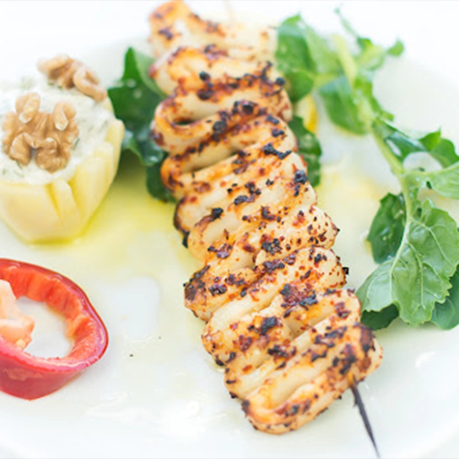 Kalamar Şiş Ana Yemek (Skewered Calamari)